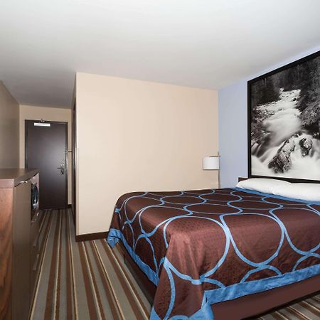 Super 8 By Wyndham Longmont/Twin Peaks Hotel Екстериор снимка