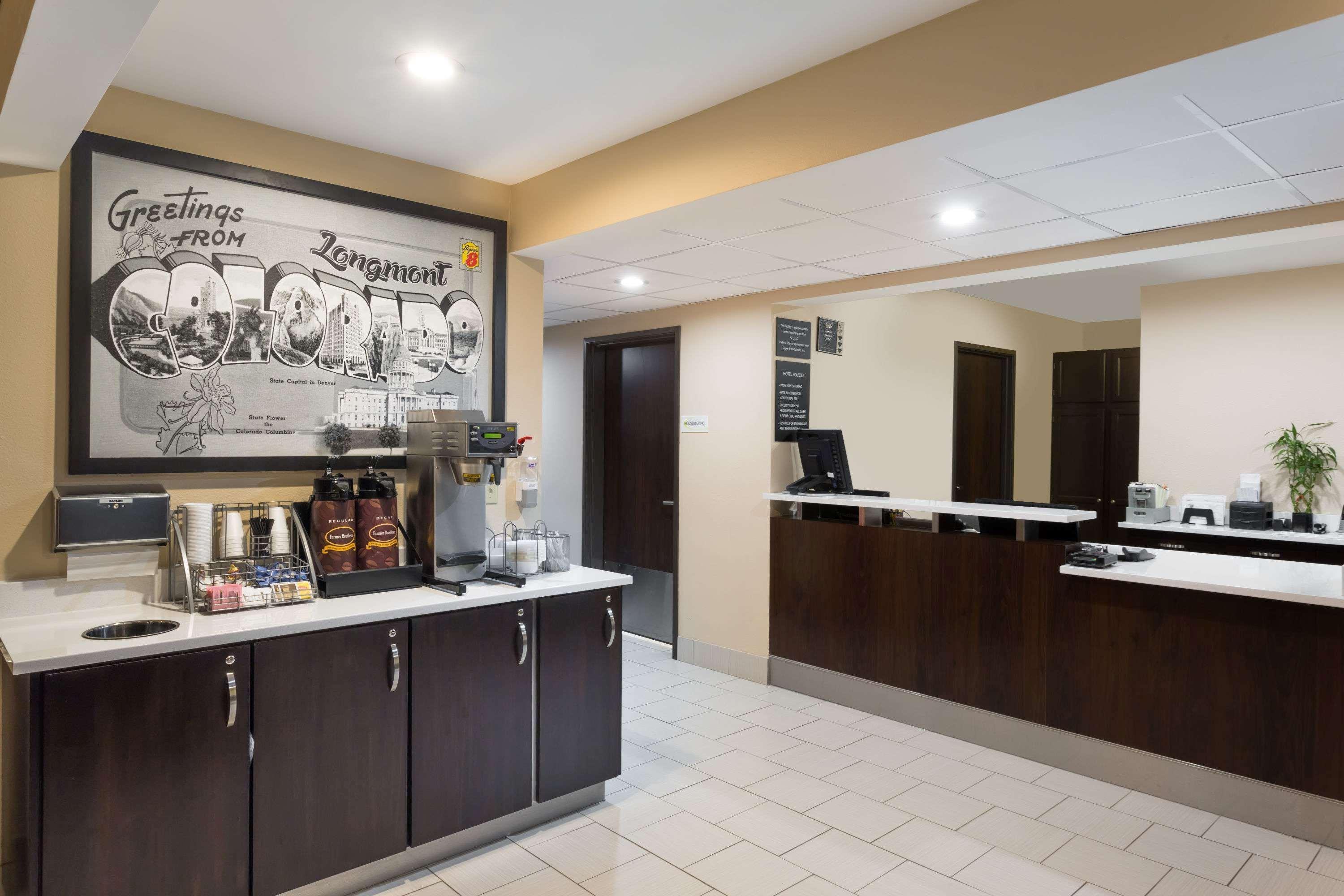 Super 8 By Wyndham Longmont/Twin Peaks Hotel Екстериор снимка