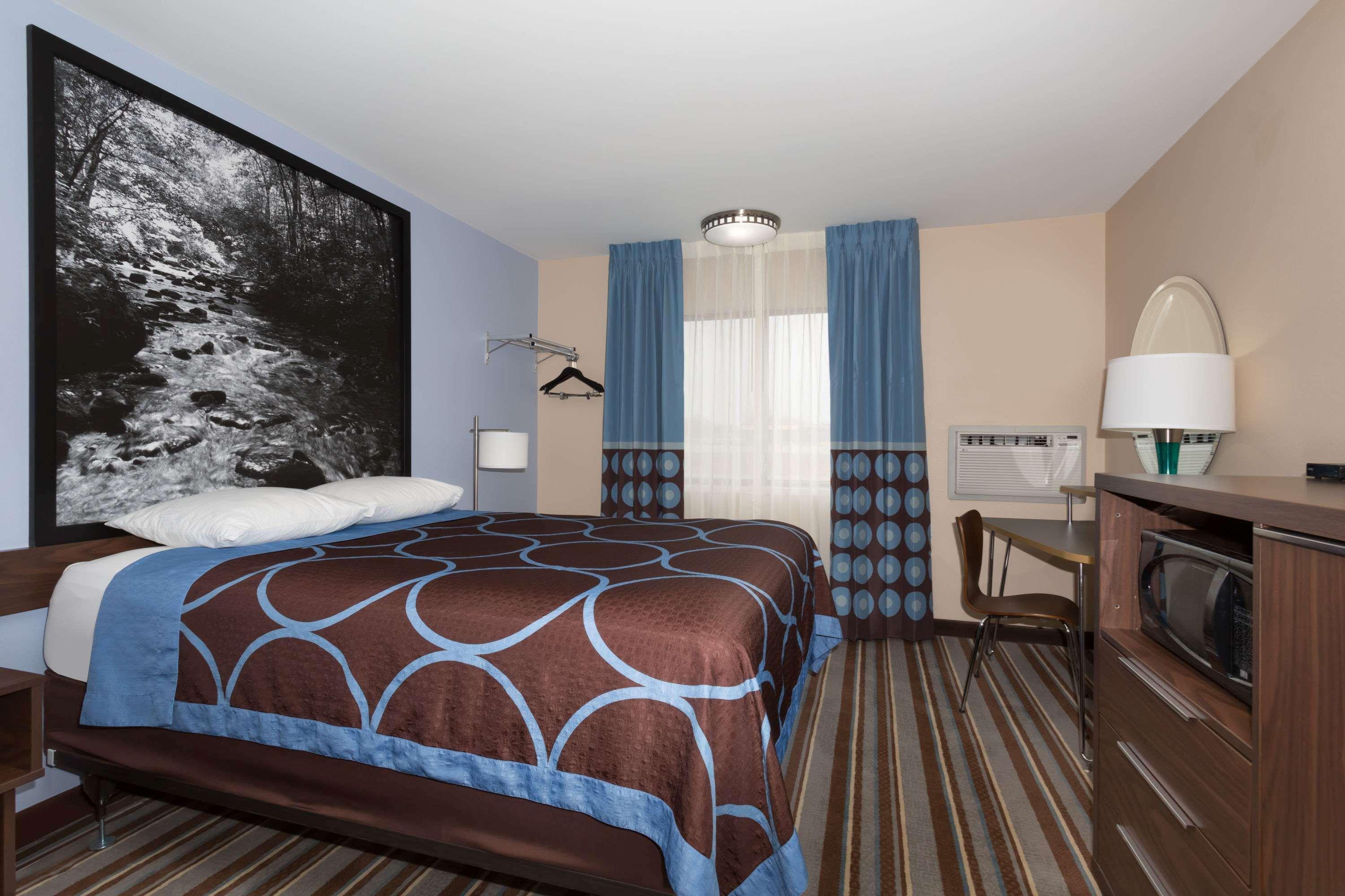 Super 8 By Wyndham Longmont/Twin Peaks Hotel Екстериор снимка