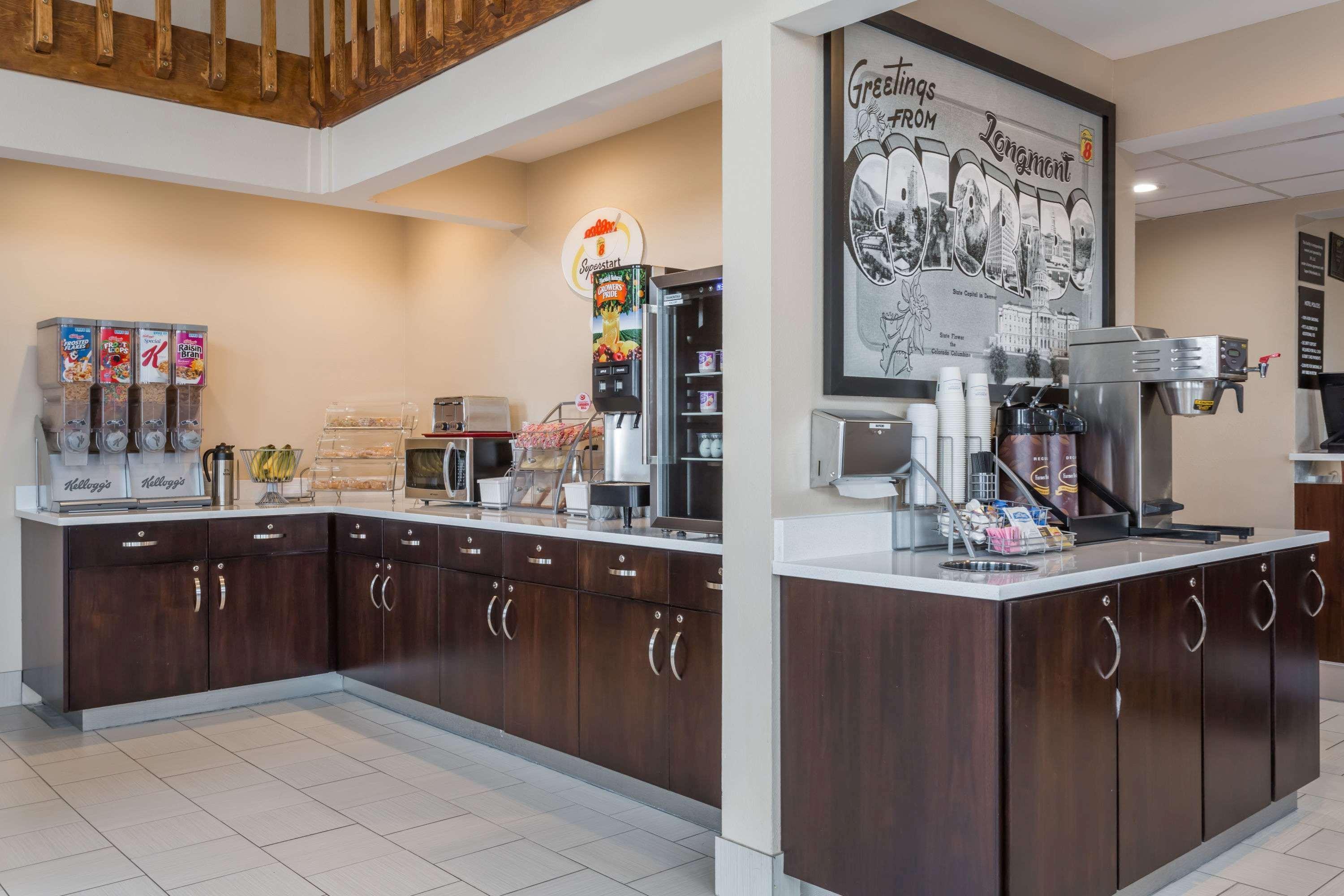 Super 8 By Wyndham Longmont/Twin Peaks Hotel Екстериор снимка
