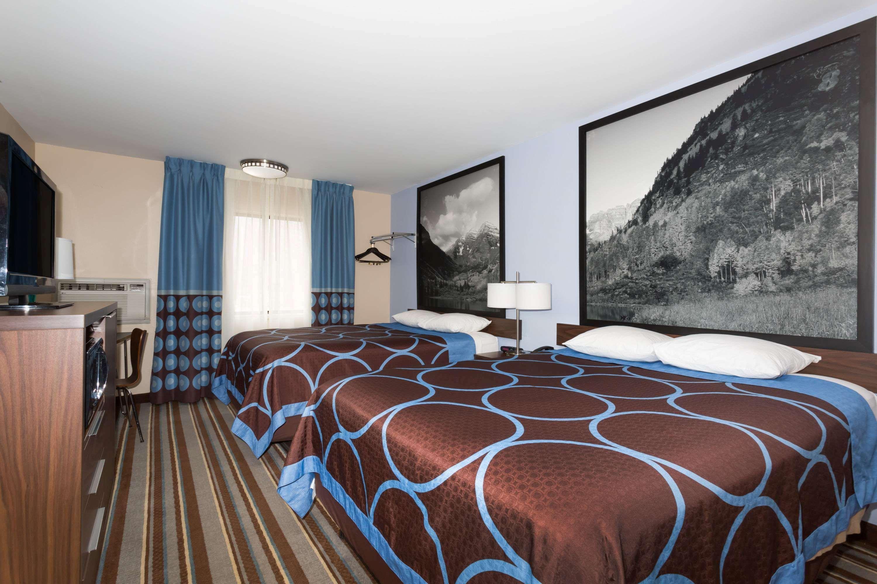 Super 8 By Wyndham Longmont/Twin Peaks Hotel Екстериор снимка